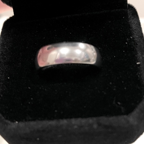 NWT 6mm Silvertone Wedding Engagement Ring Size 7. Engraved “I Love You” - Picture 4 of 6